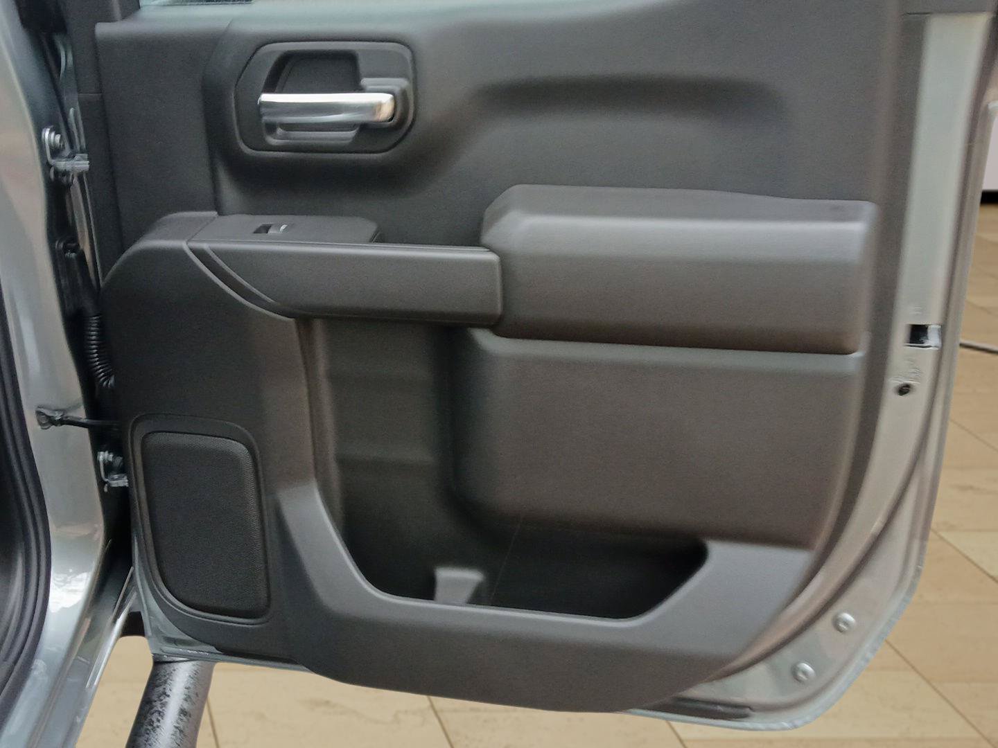 New 2026 Chevrolet Silverado 1500 Custom w/ LPO, Dark Essentials Package AWD/4WD image 21