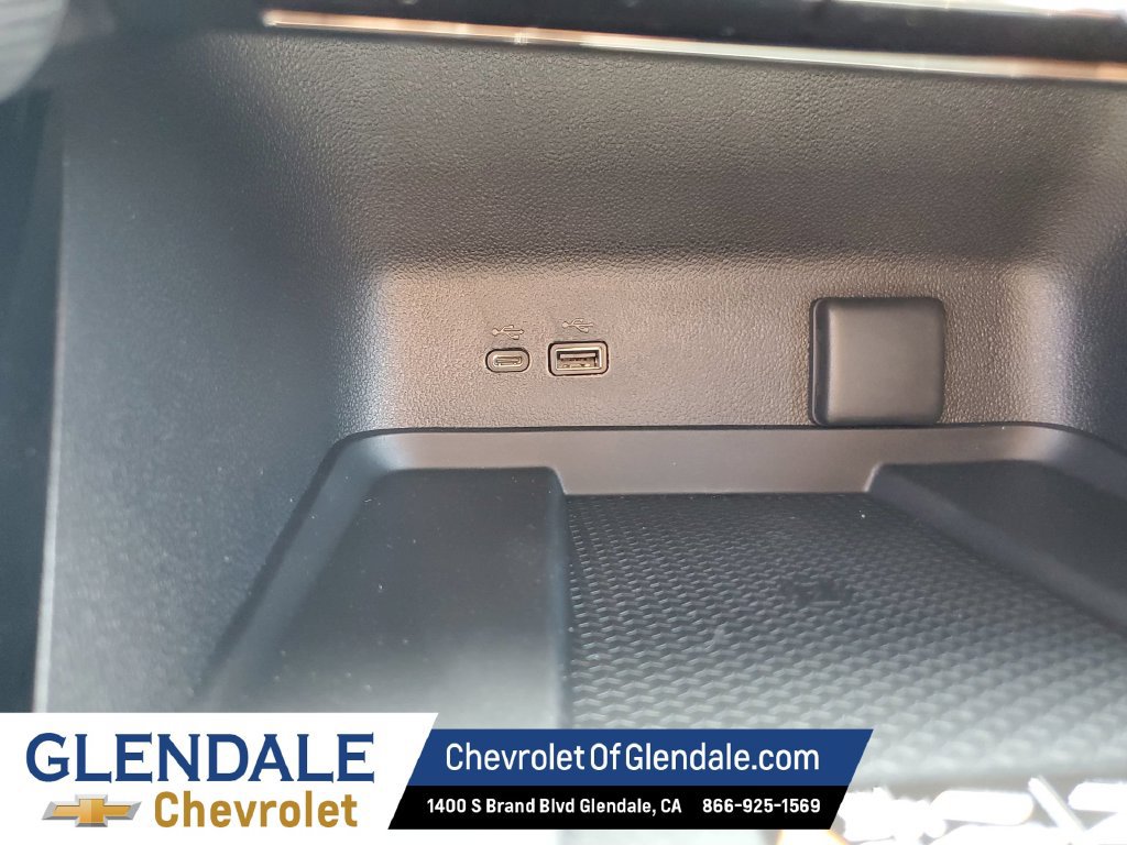 New 2026 Chevrolet Traverse RS w/ LPO, Floor Liner Package FWD image 20
