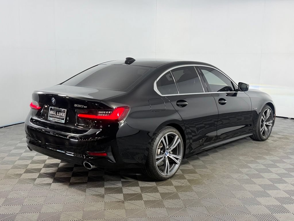 Used 2022 BMW 330e w/ Driving Assistance Package RWD image 5
