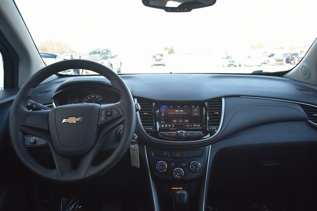 Used 2020 Chevrolet Trax LS image 28