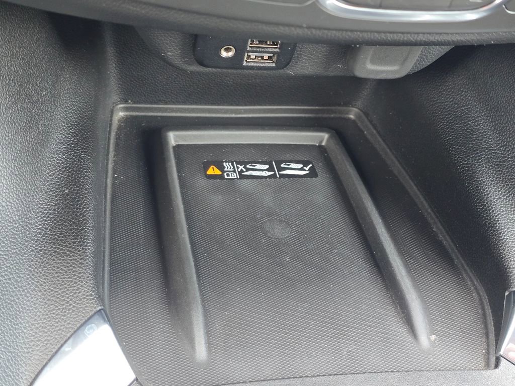 Used 2023 Chevrolet Traverse Premier w/ Redline Edition image 16