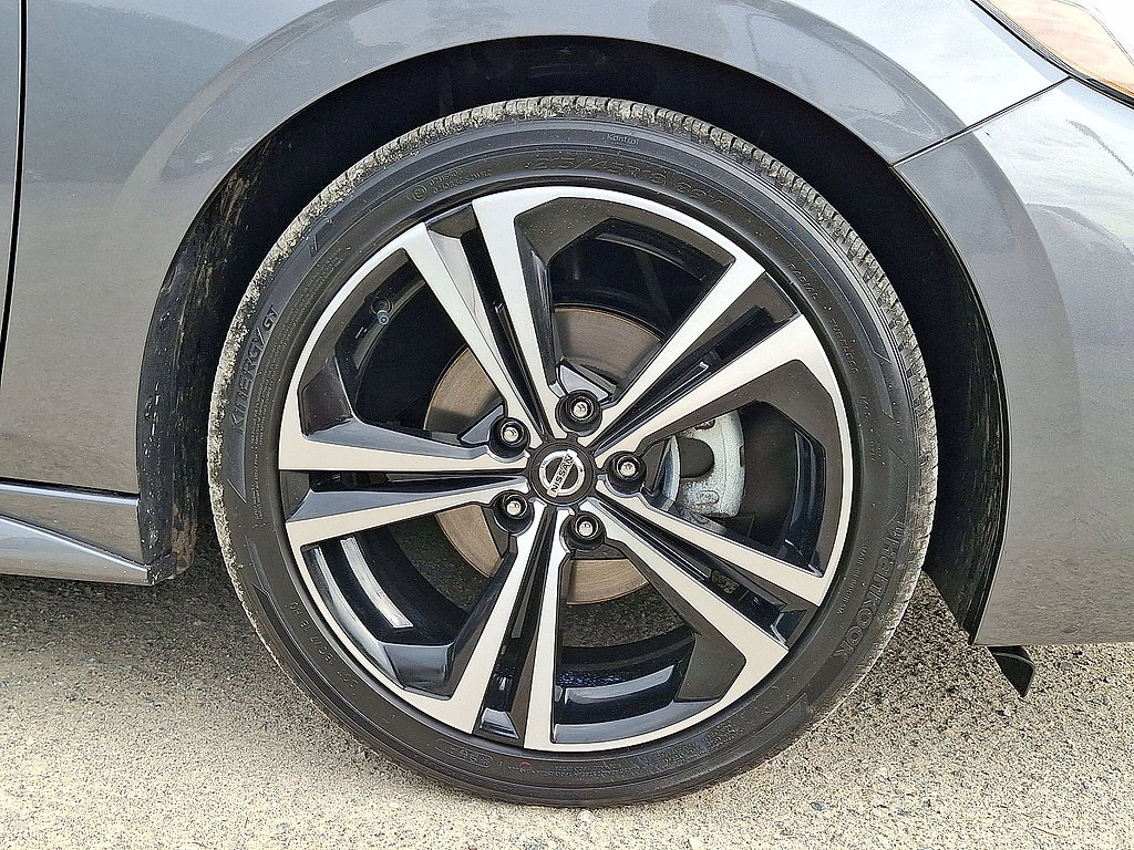 Used 2022 Nissan Sentra SR w/ Electronics Package FWD image 26