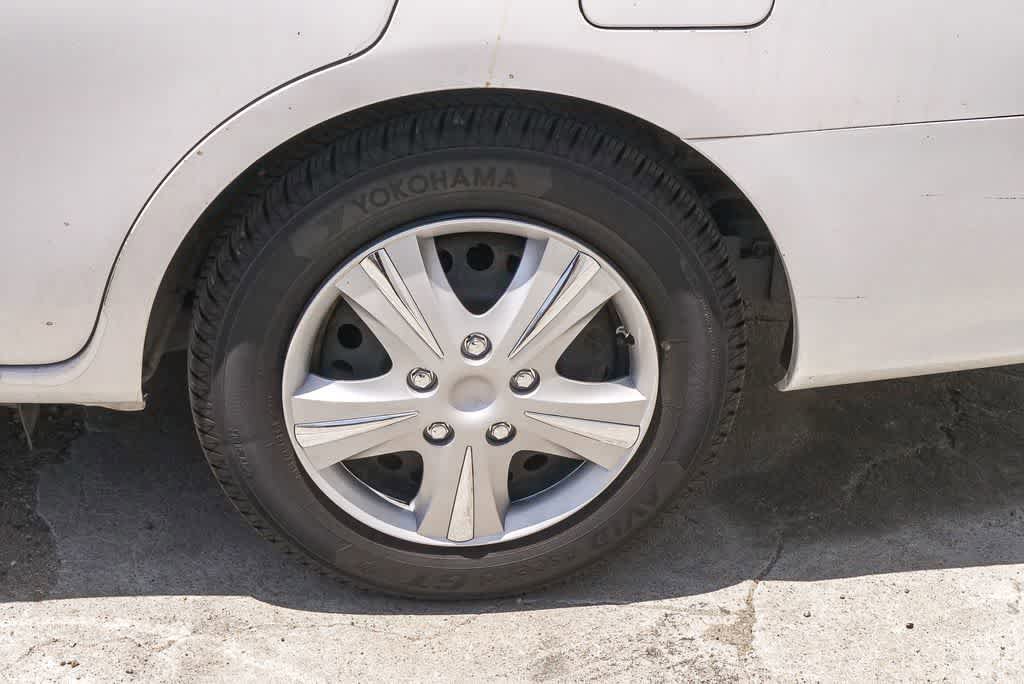 Used 2017 Nissan Versa SV FWD image 6