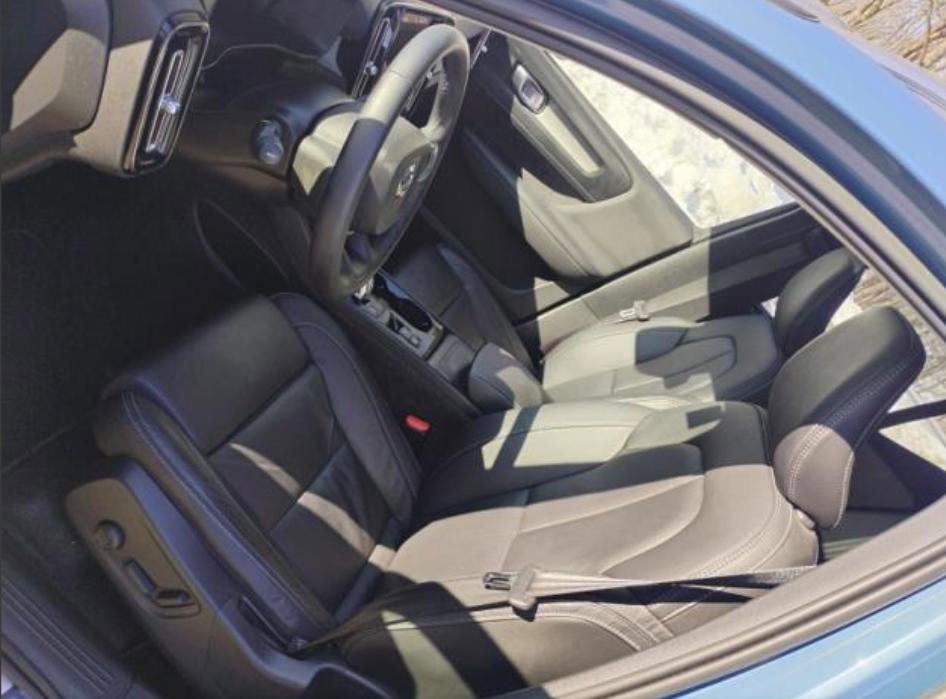 Used 2023 Volvo XC40 B5 Plus w/ Driver Assist Package image 15