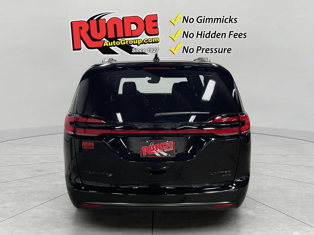 New 2027 Chrysler Pacifica Limited AWD/4WD image 4