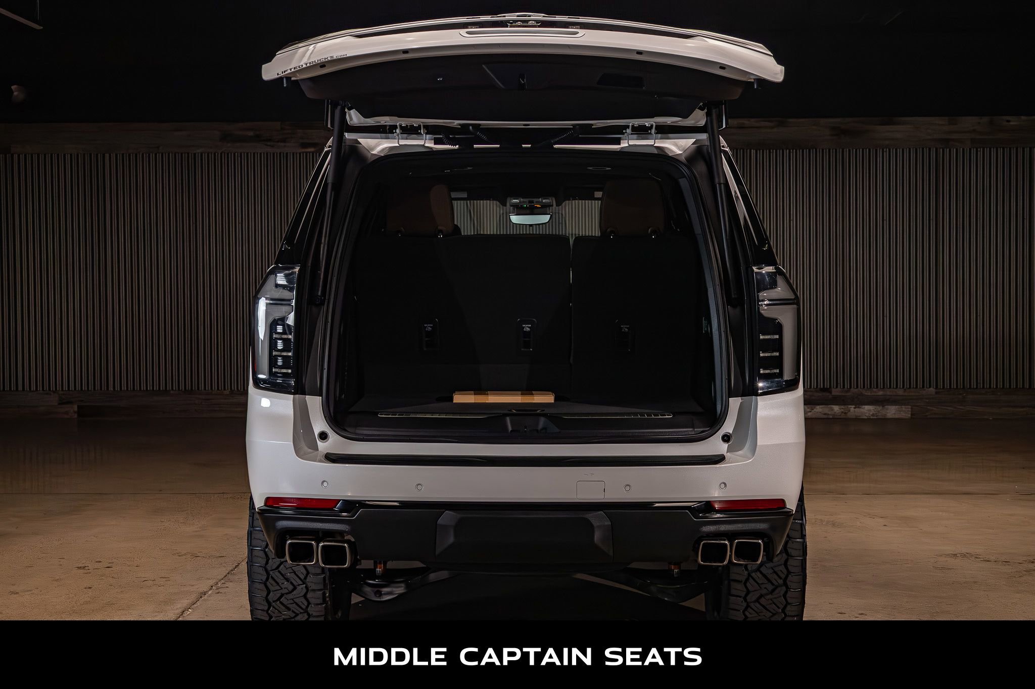 Used 2025 Chevrolet Tahoe High Country AWD/4WD image 9