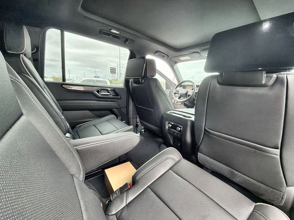 New 2026 GMC Yukon XL Elevation w/ Elevation Premium Package RWD image 15