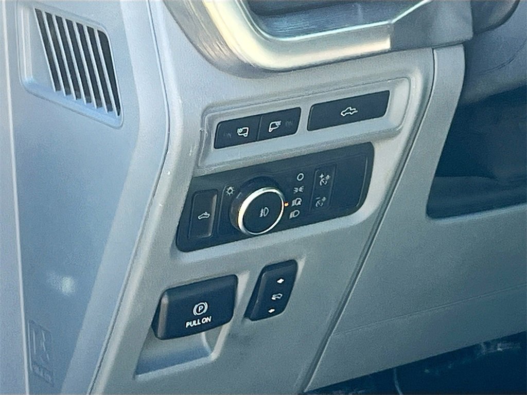 Used 2022 Ford F150 Lariat w/ Equipment Group 501A Mid image 10