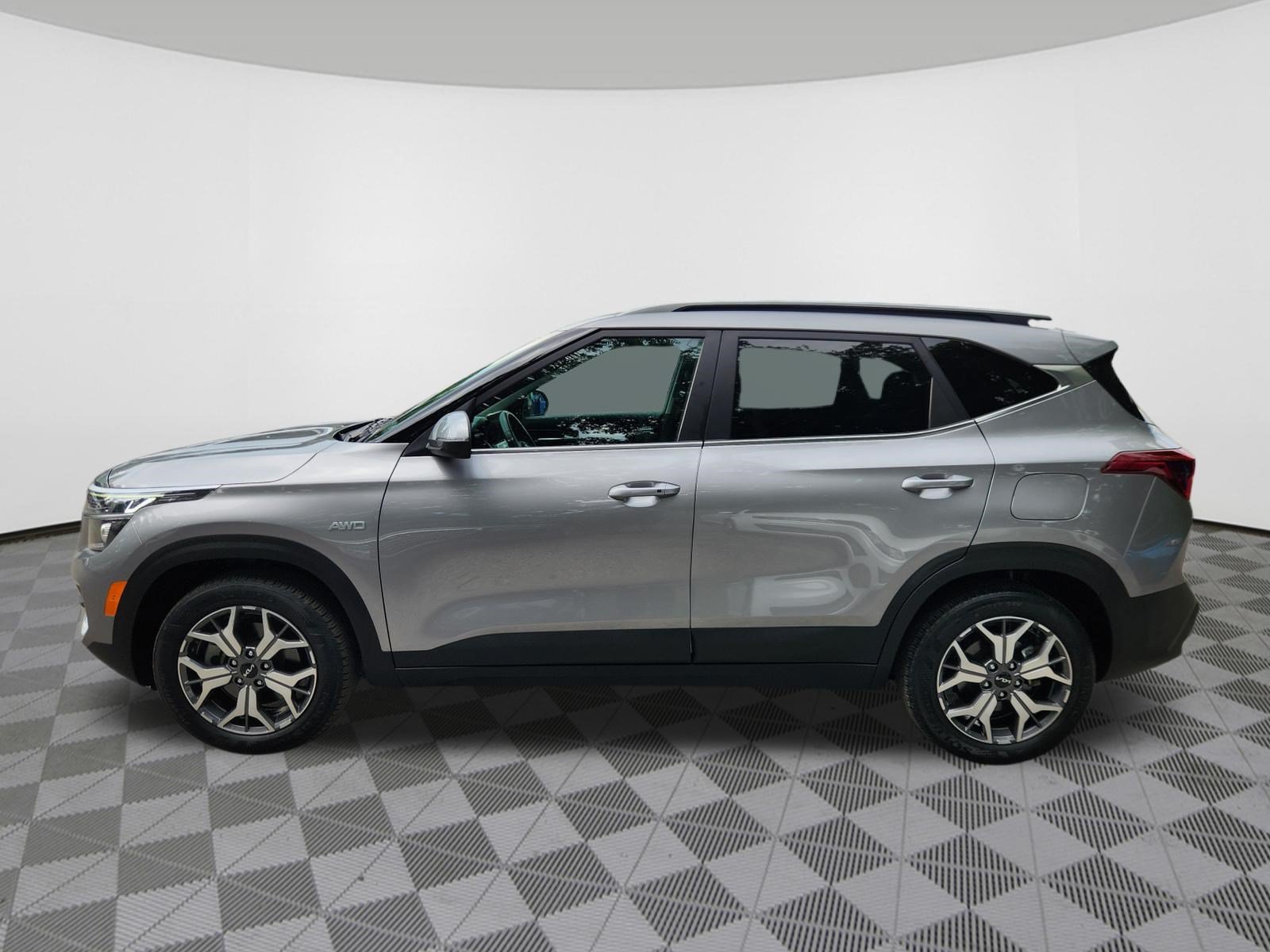 Used 2022 Kia Seltos EX AWD/4WD image 5