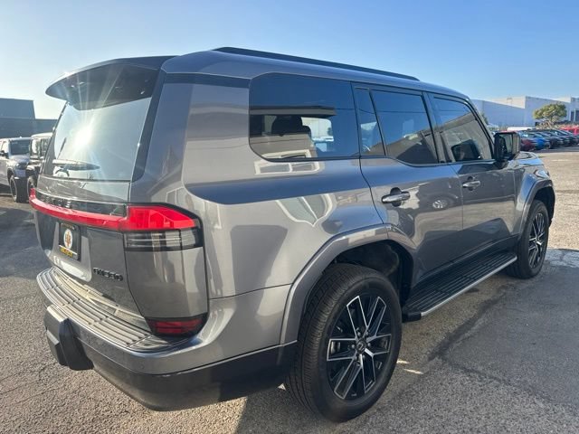 Used 2024 Lexus GX 550 w/ Accessory Package (31) AWD/4WD image 5