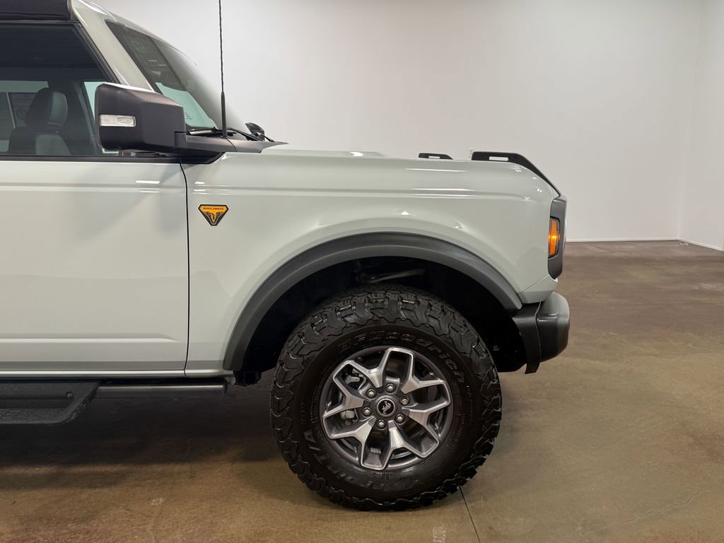 Used 2023 Ford Bronco Badlands image 31