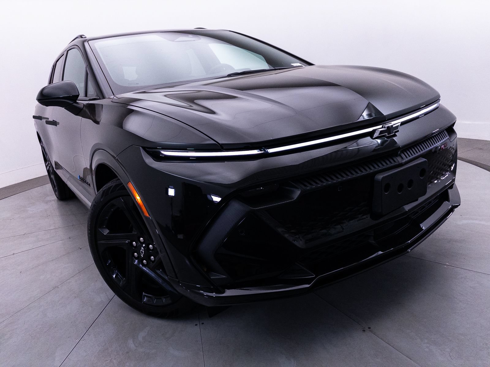 Used 2024 Chevrolet Equinox EV RS FWD image 4