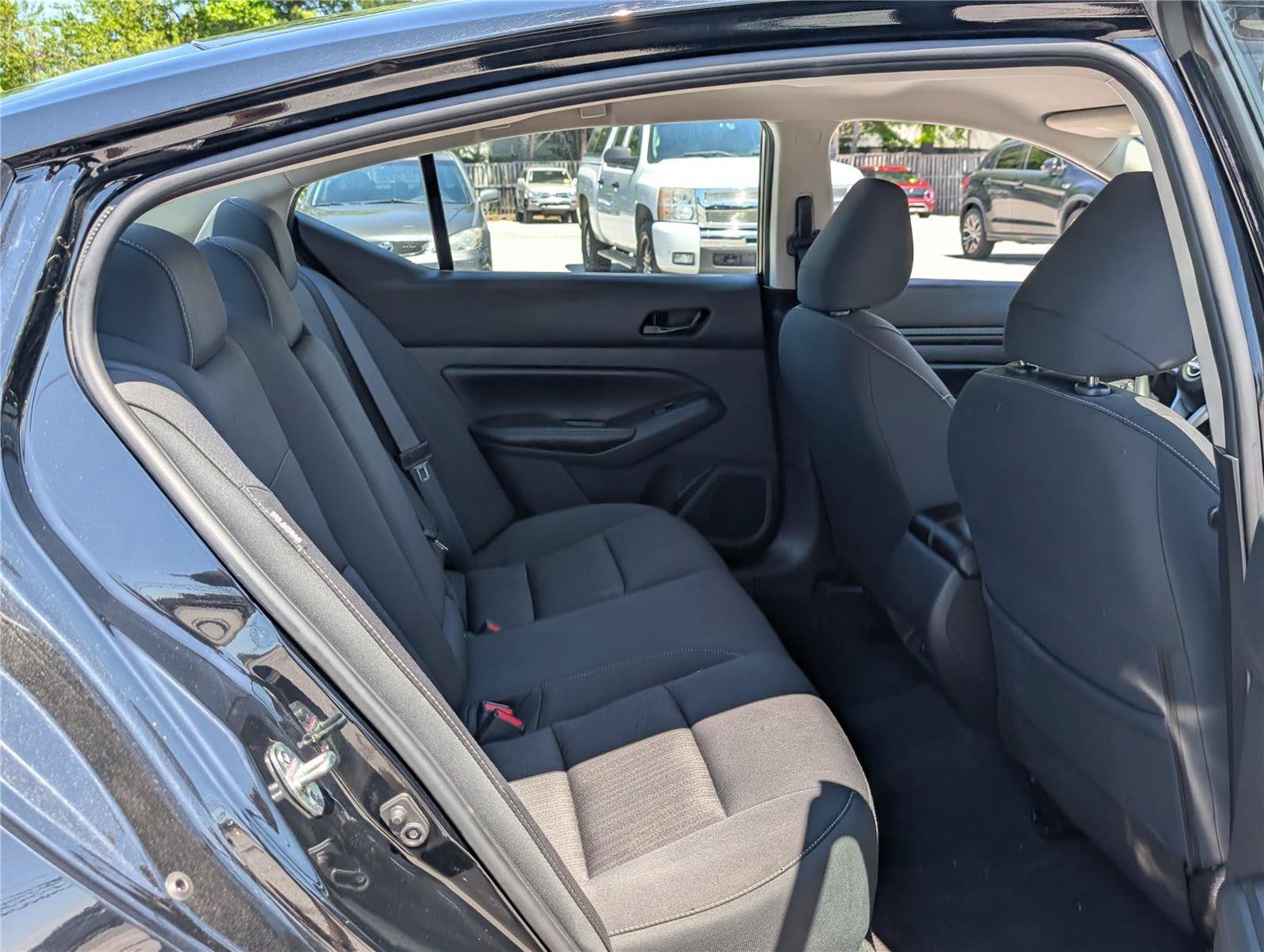 Used 2024 Nissan Altima 2.5 SV FWD image 12