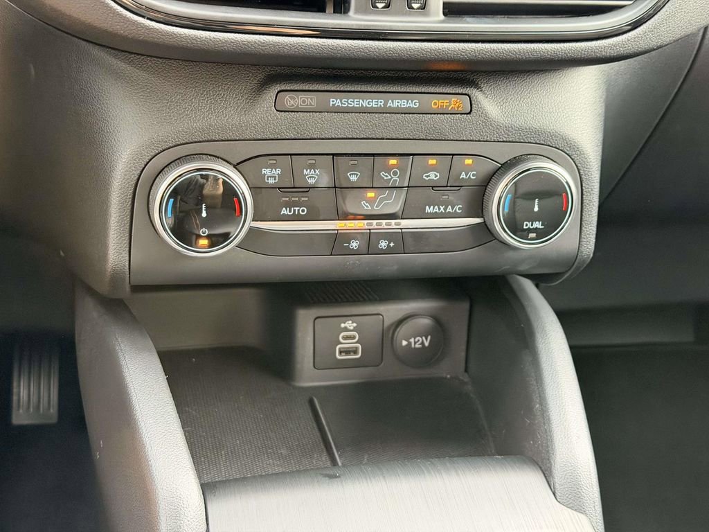 Used 2025 Ford Escape ST-Line image 5