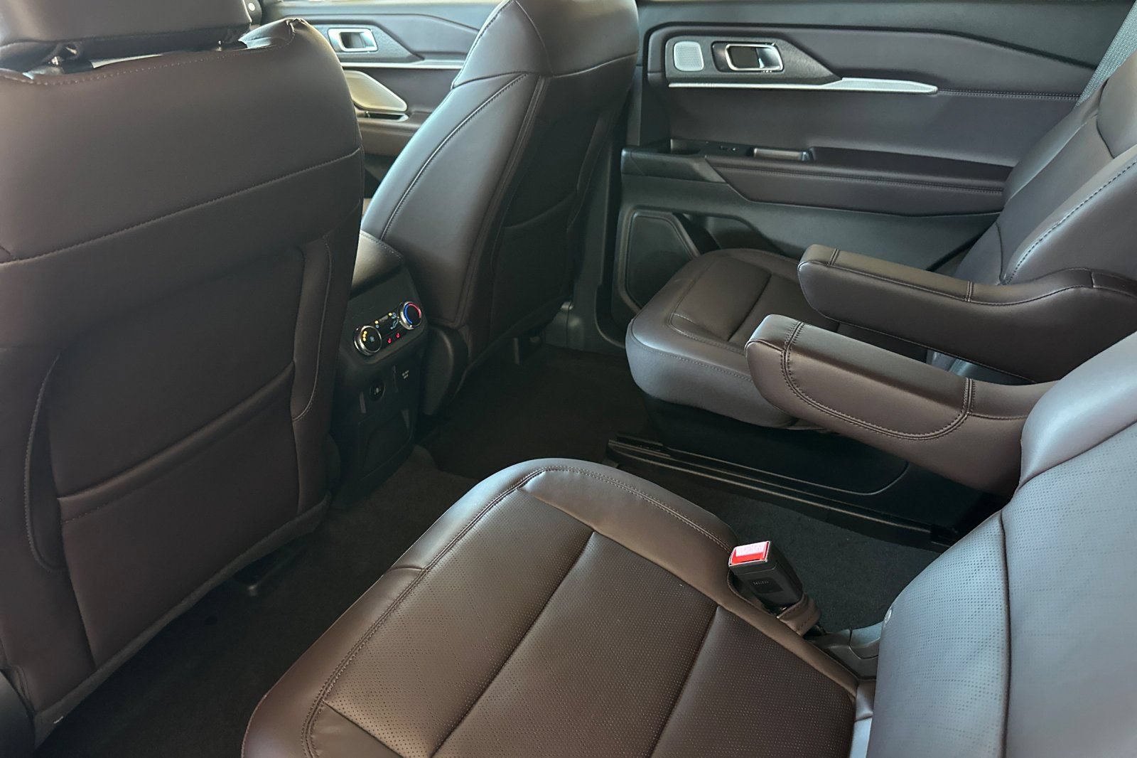 New 2026 Ford Explorer Platinum RWD image 11