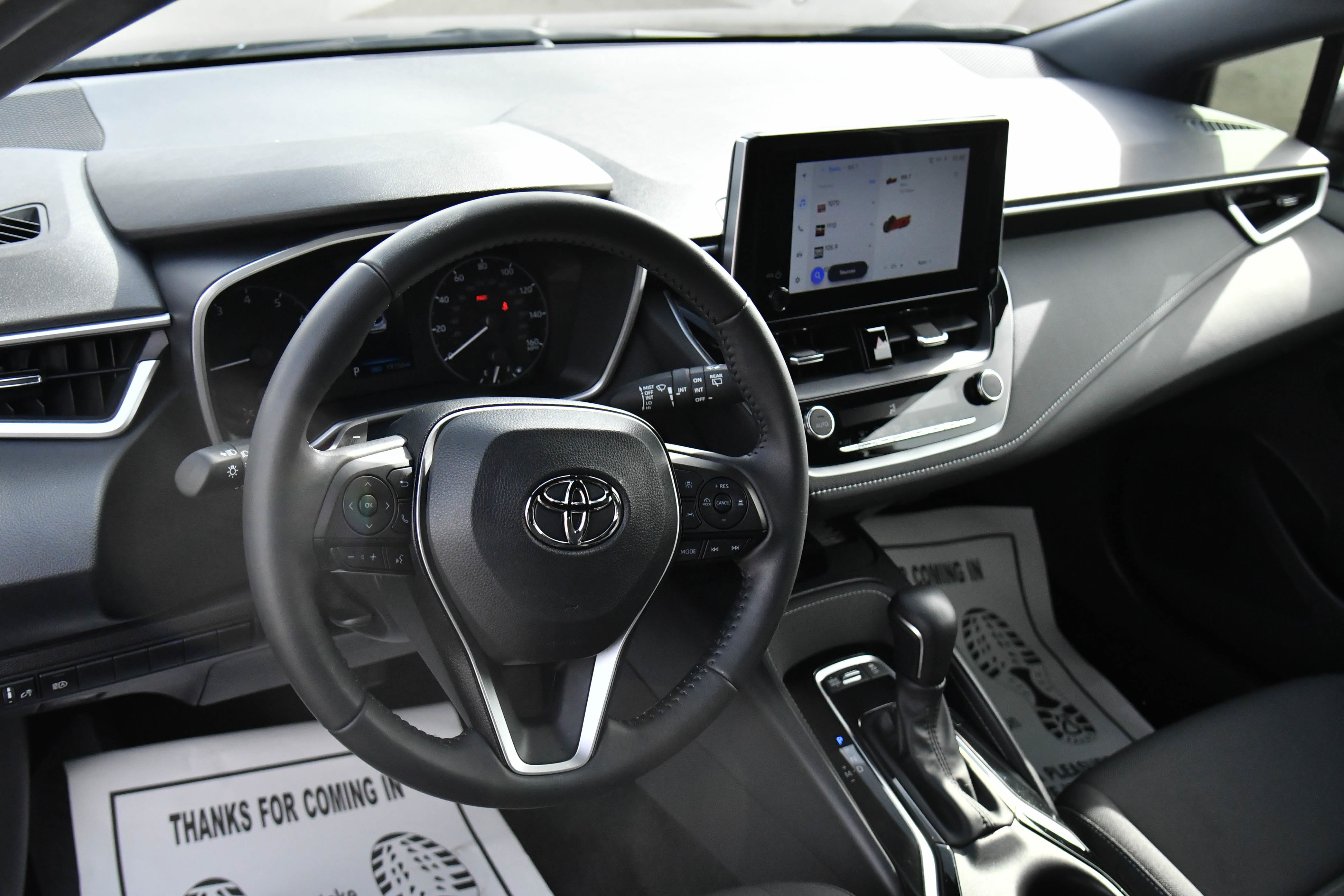 Used 2024 Toyota Corolla SE w/ SE Package image 16