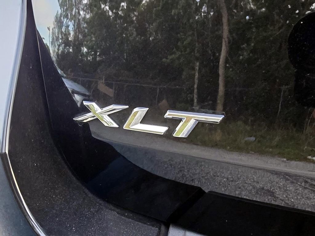 Used 2024 Ford Explorer XLT w/ Equipment Group 202A image 7