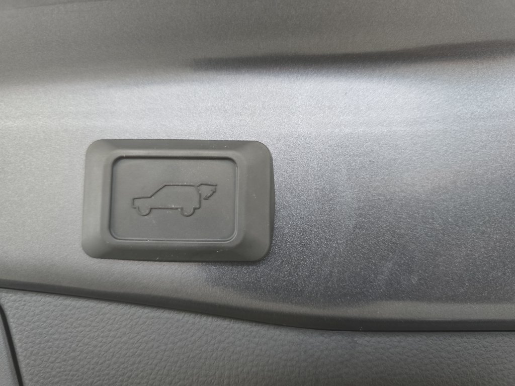 Used 2023 Toyota RAV4 Limited AWD/4WD image 28
