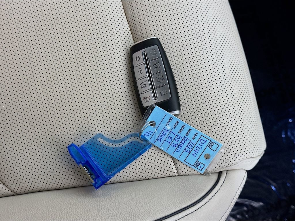 Used 2023 Genesis GV70 2.5T w/ Advanced Package image 35