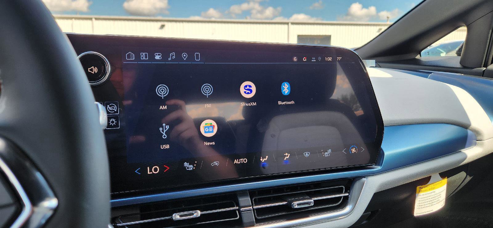 New 2026 Chevrolet Equinox EV LT image 17