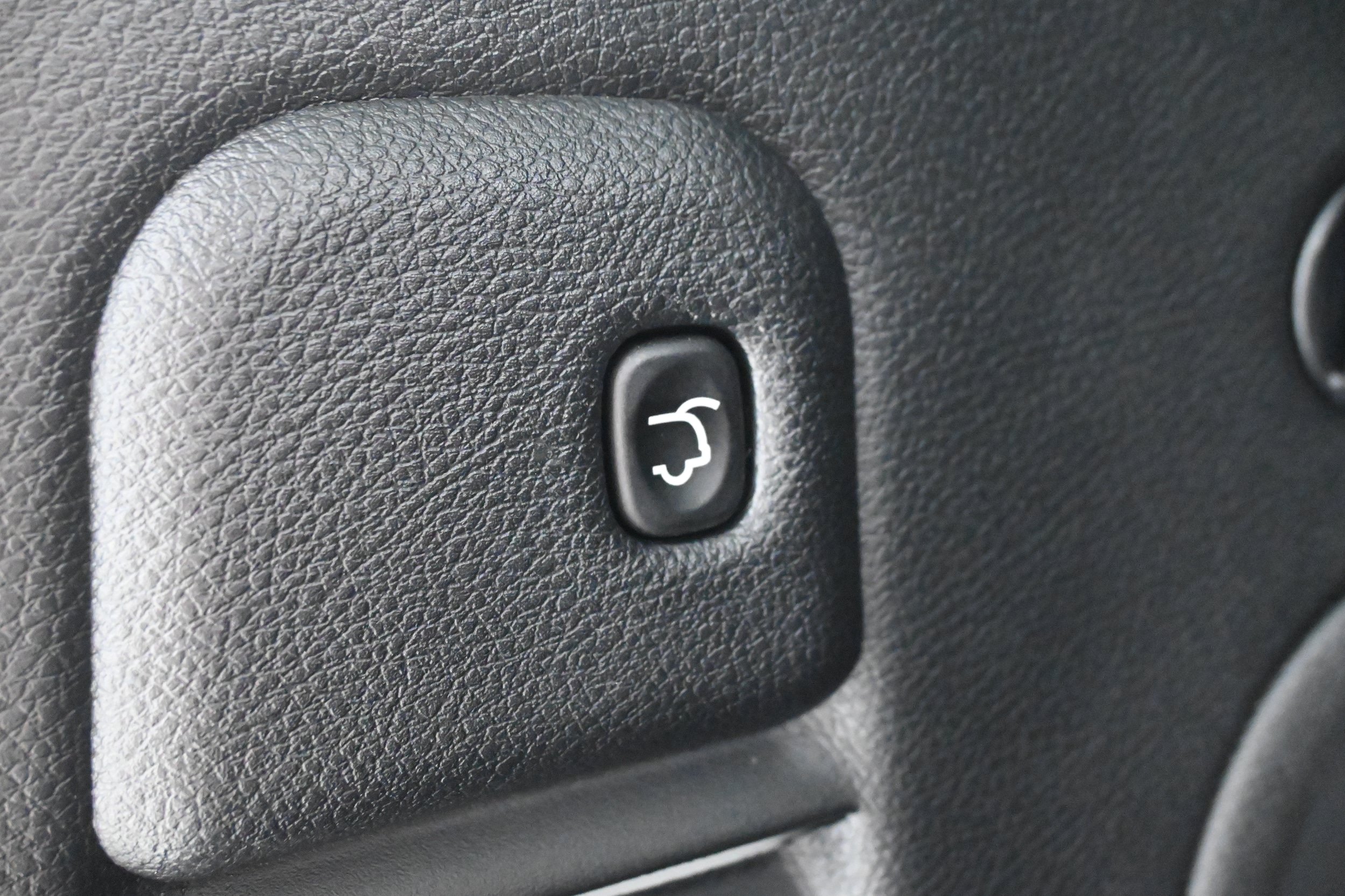 Used 2021 Jeep Grand Cherokee Limited AWD/4WD image 36