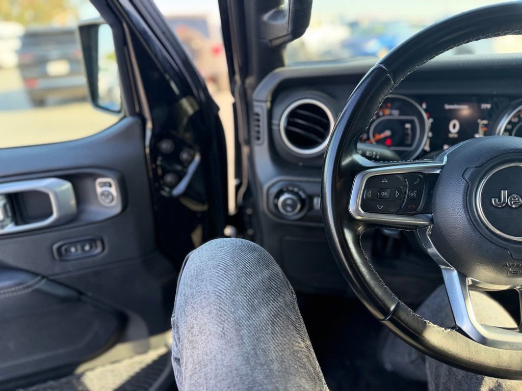 Used 2022 Jeep Gladiator Overland w/ Popular Equipment Package AWD/4WD image 7