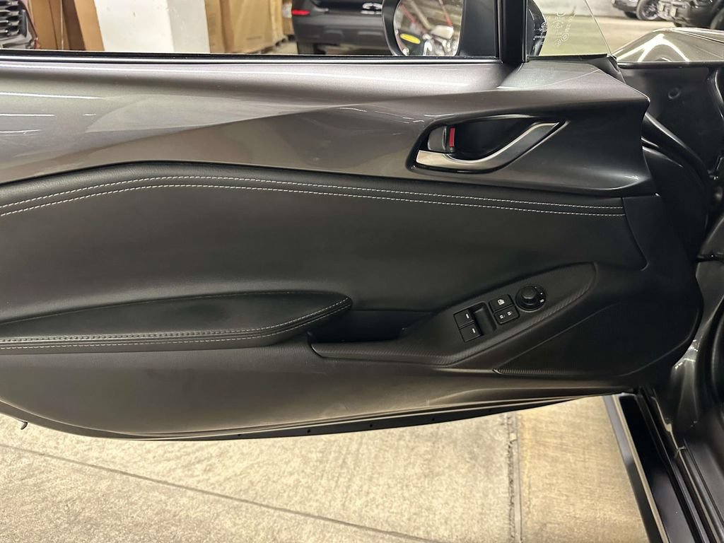 Used 2020 MAZDA MX-5 Miata RF Club RWD image 14
