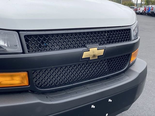 New 2025 Chevrolet Express 2500 w/ Driver Convenience Package RWD image 32