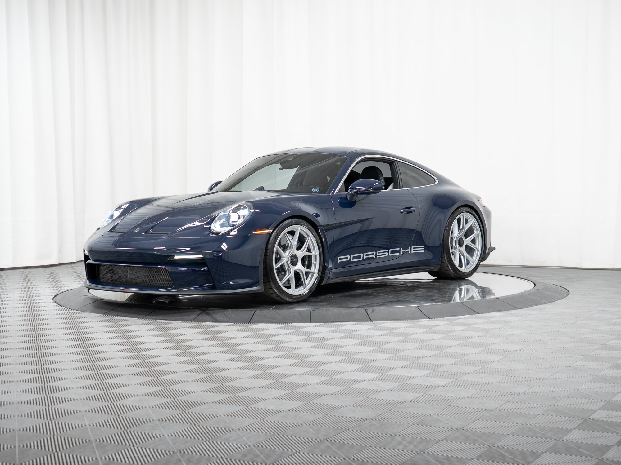 Used 2024 Porsche 911 GT3 RS RWD image 37