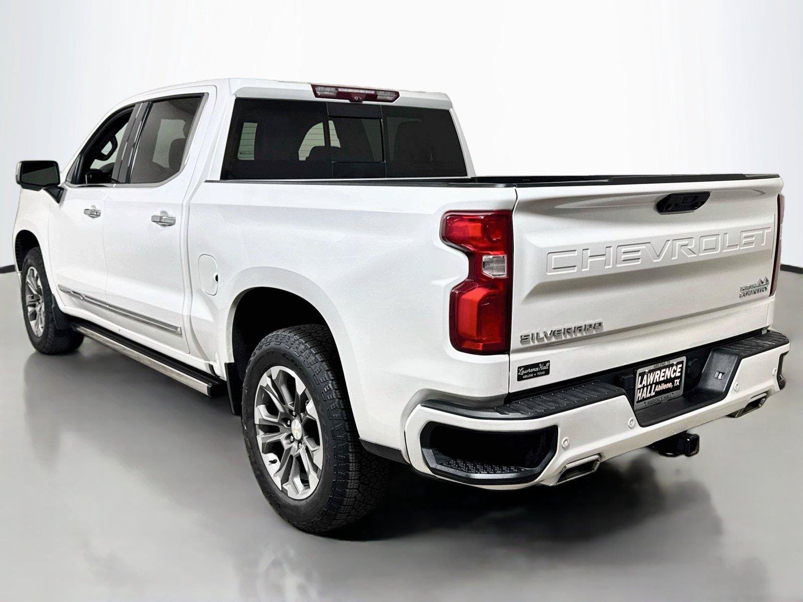 Certified 2023 Chevrolet Silverado 1500 High Country w/ Technology Package AWD/4WD image 6