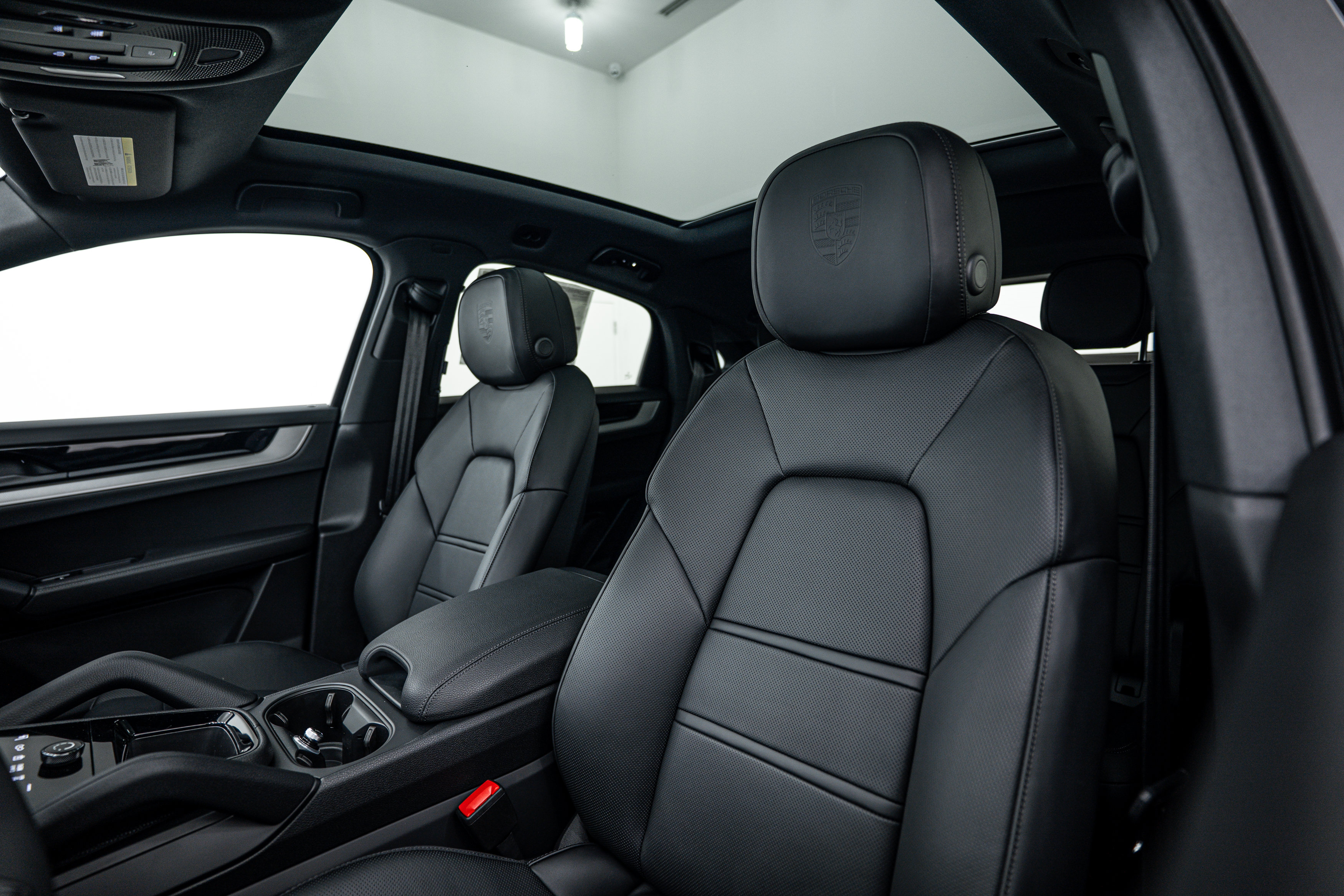Certified 2026 Porsche Cayenne Coupe AWD/4WD image 21