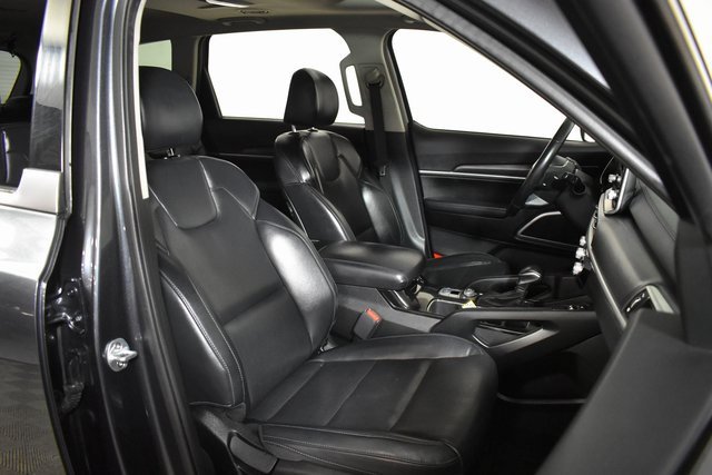 Used 2020 Kia Telluride S w/ S 8 Passenger Seating Package image 39