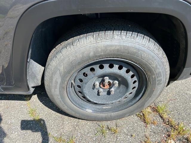 Used 2023 Jeep Grand Cherokee L Limited w/ Black Appearance Package image 33