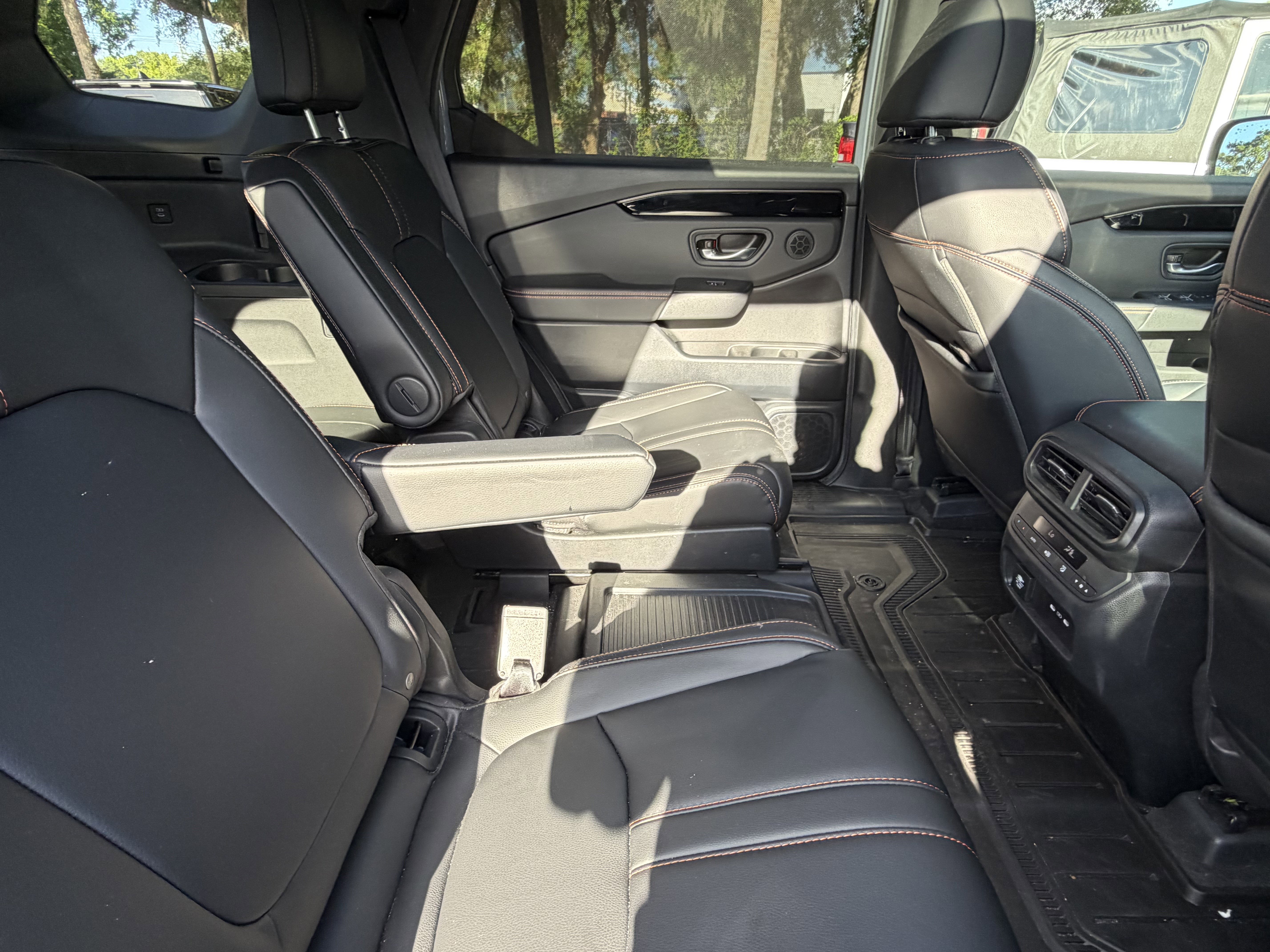 Used 2025 Honda Pilot TrailSport image 40