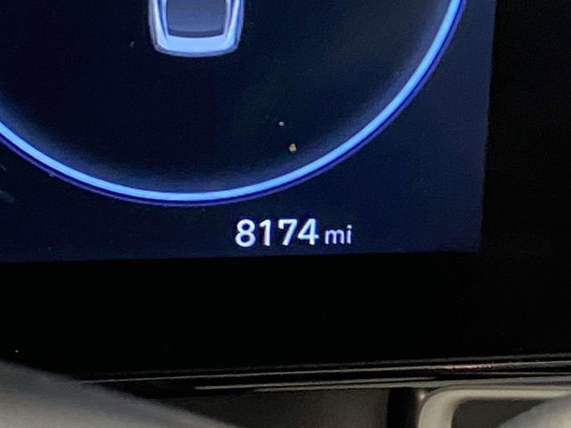 Used 2022 Hyundai Elantra Limited image 22