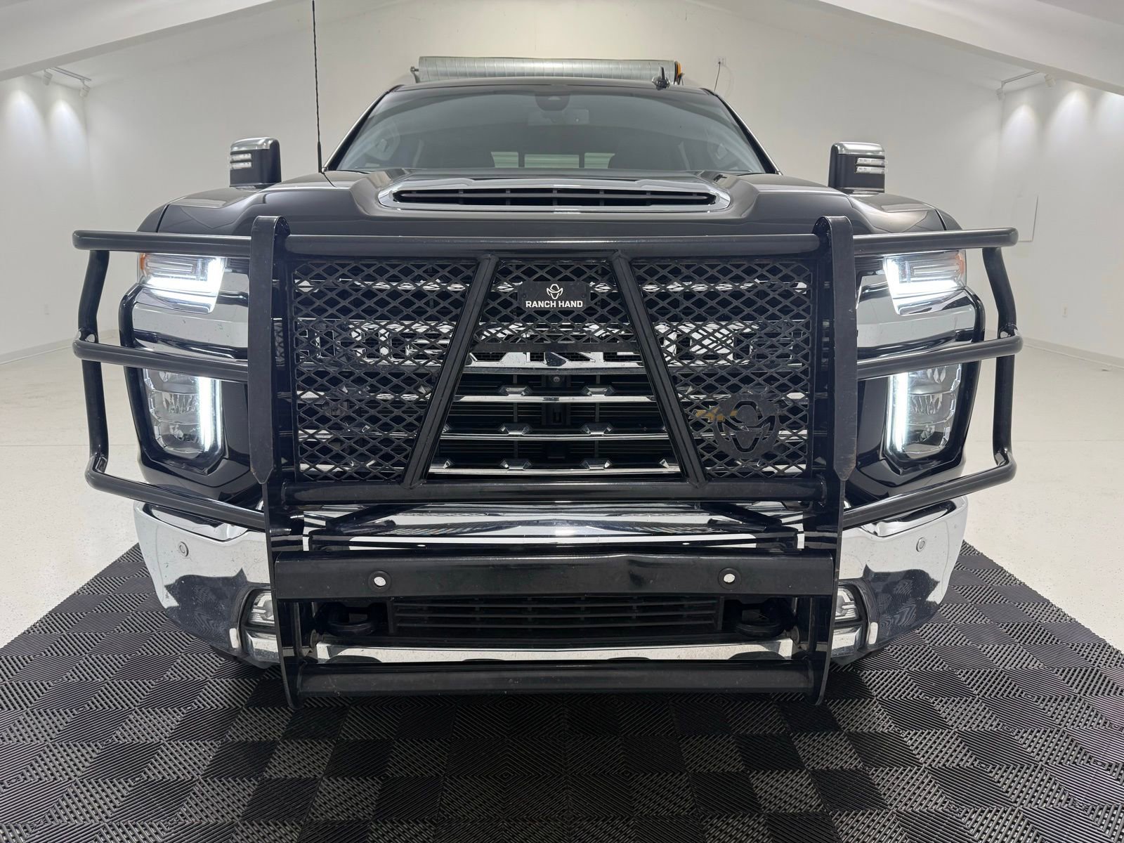 Used 2021 Chevrolet Silverado 2500 LTZ w/ LTZ Plus Package image 2