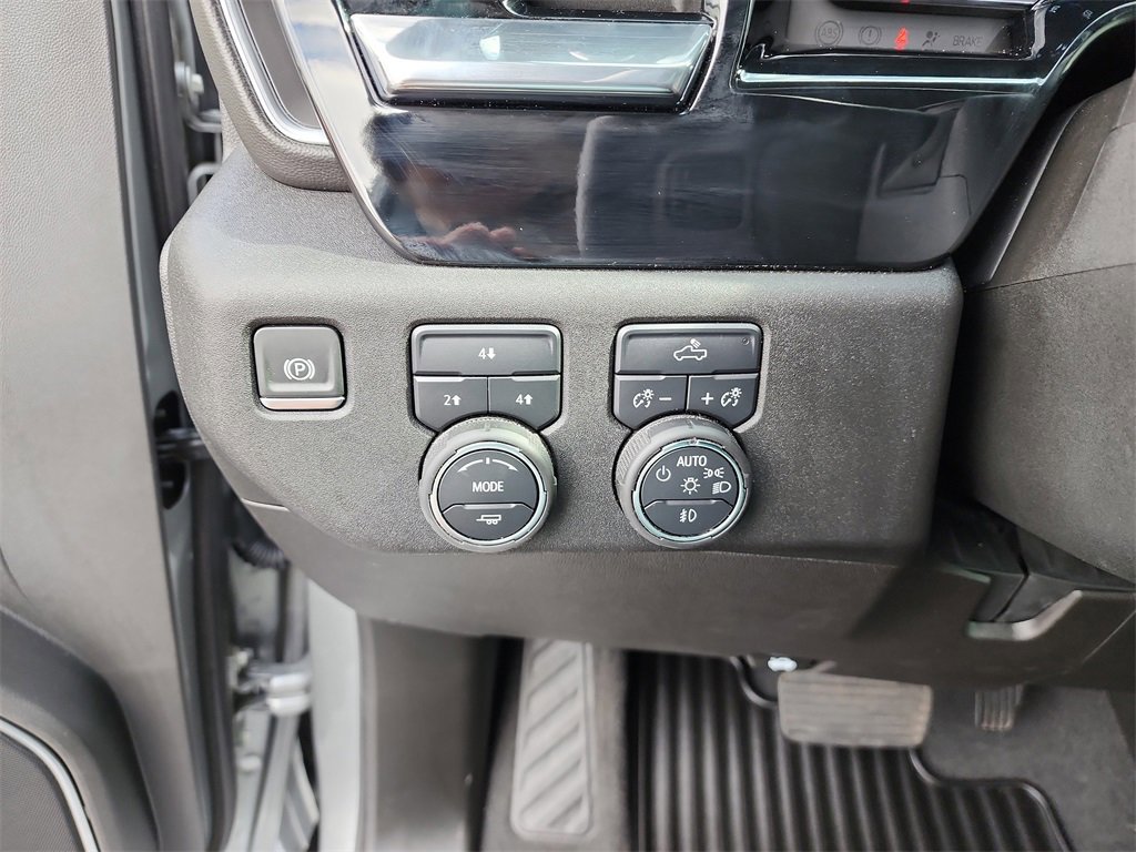 Used 2025 Chevrolet Silverado 3500 LT image 25