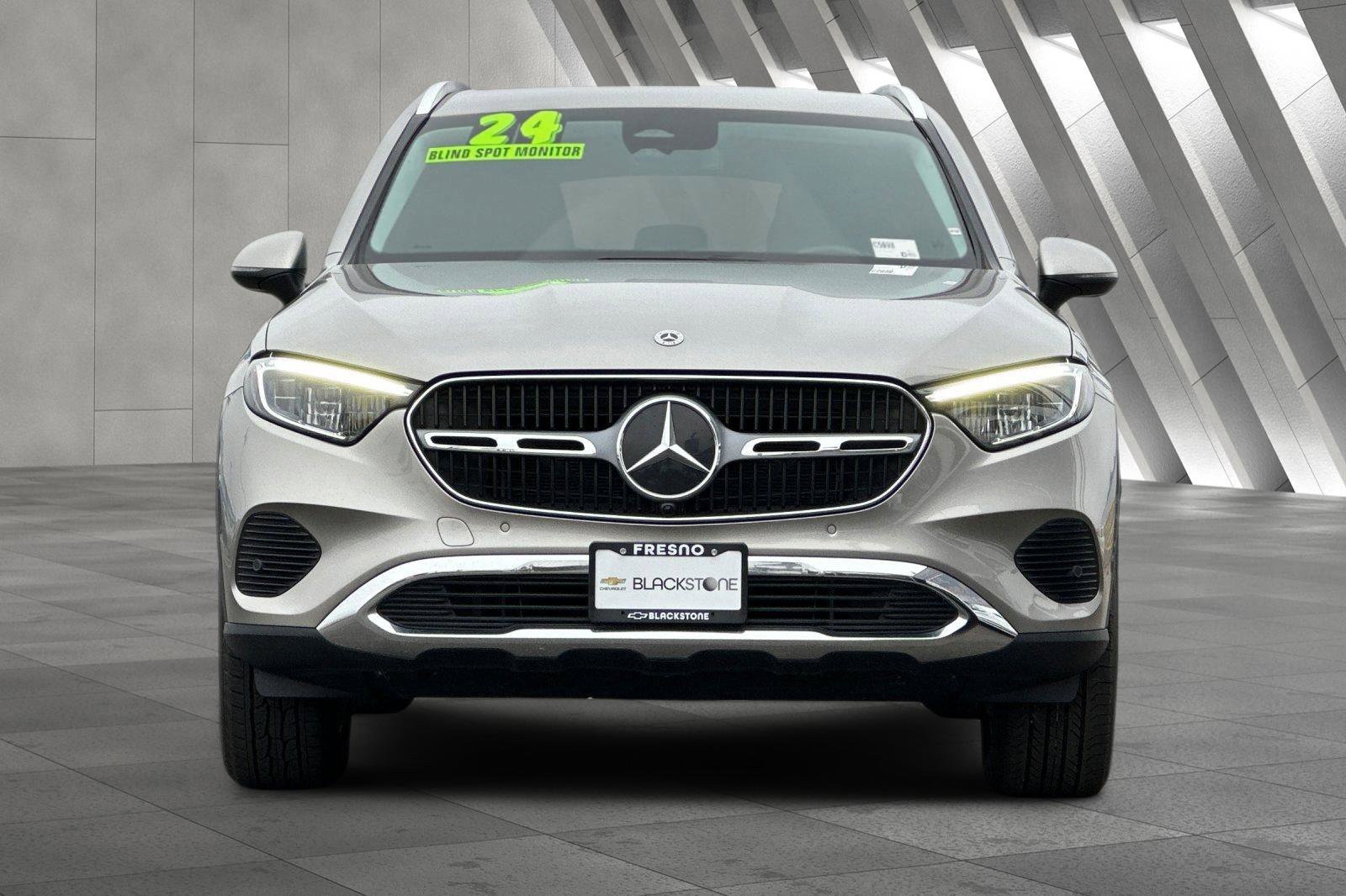 Used 2024 Mercedes-Benz GLC 300 w/ Winter Package image 10