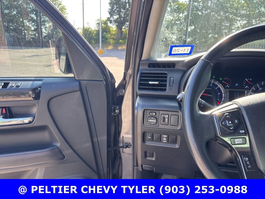 Used 2019 Toyota 4Runner TRD Off-Road AWD/4WD image 10