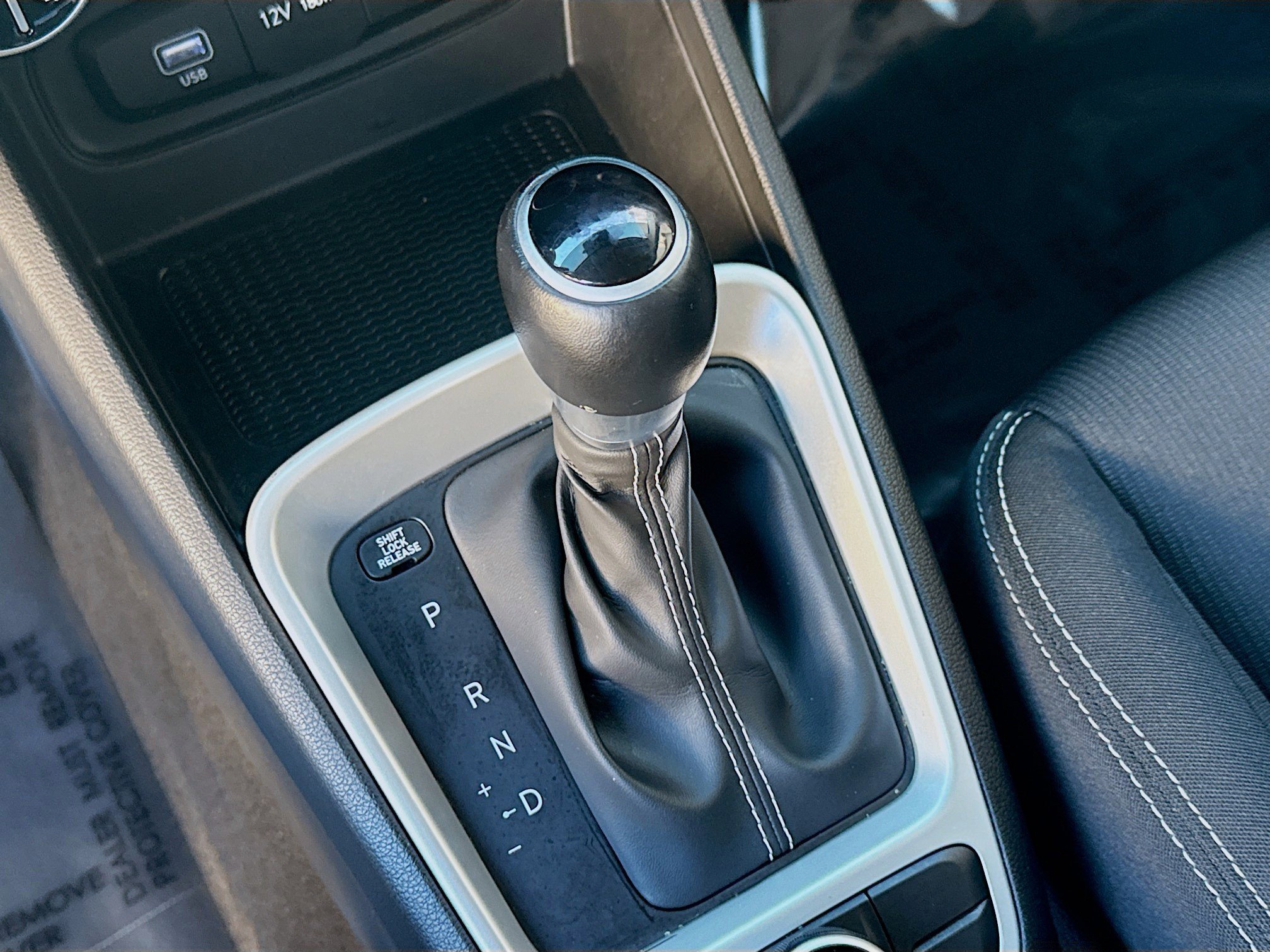 Used 2023 Hyundai Venue SEL image 13