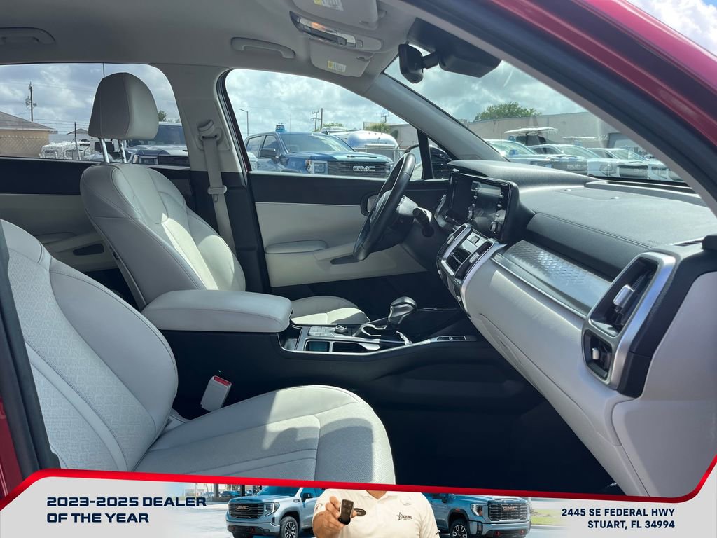Used 2021 Kia Sorento S image 19