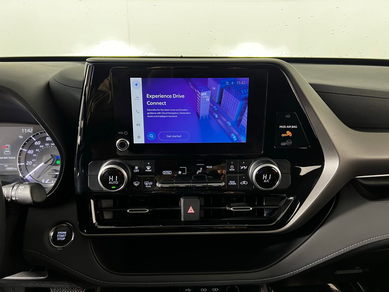 Certified 2023 Toyota Highlander LE image 18