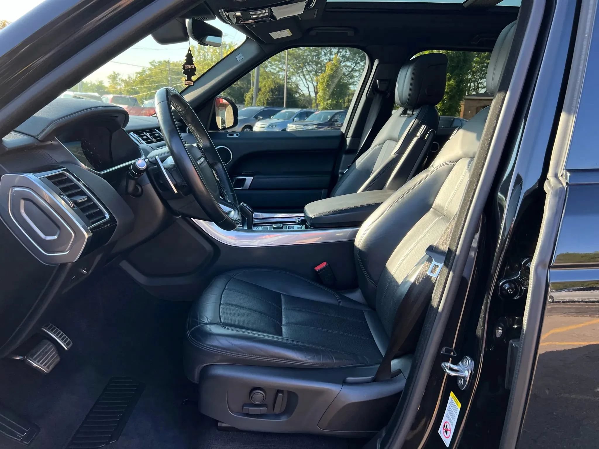 Used 2022 Land Rover Range Rover Sport HSE Silver Edition AWD/4WD image 15
