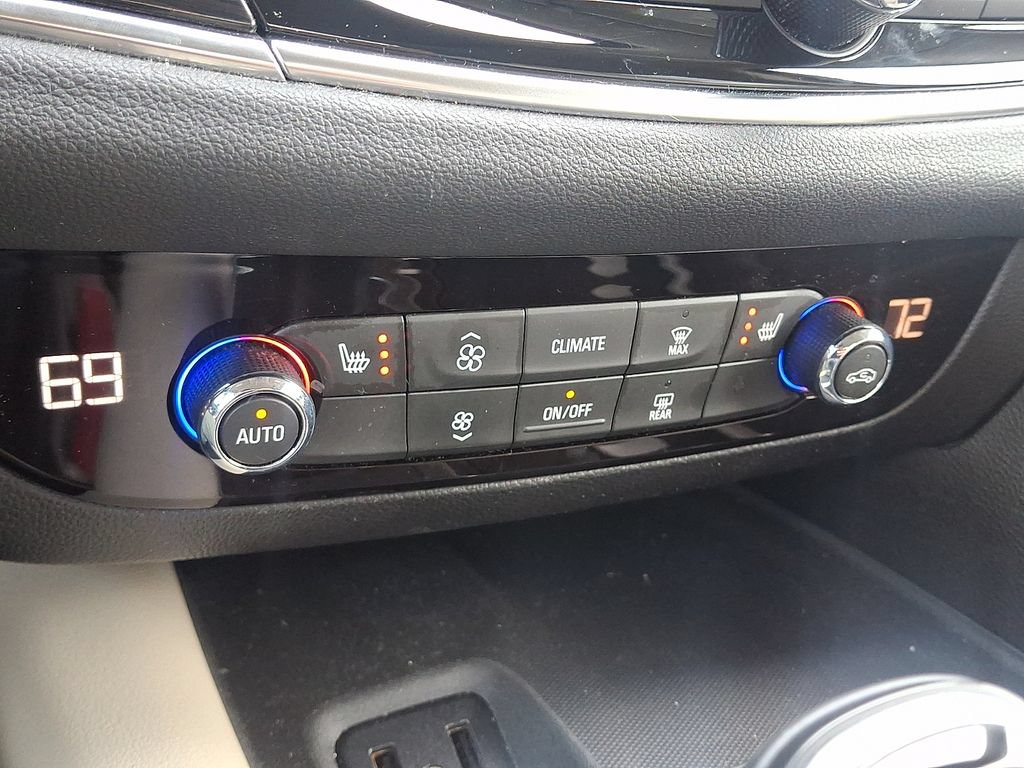 Used 2018 Buick Enclave Essence FWD image 20