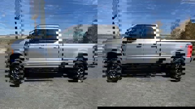 Used 2024 Ford F350 XLT image 5