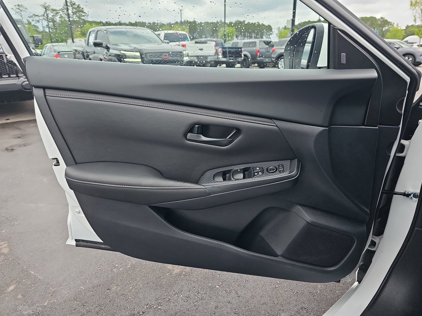 Used 2025 Nissan Sentra S FWD image 28