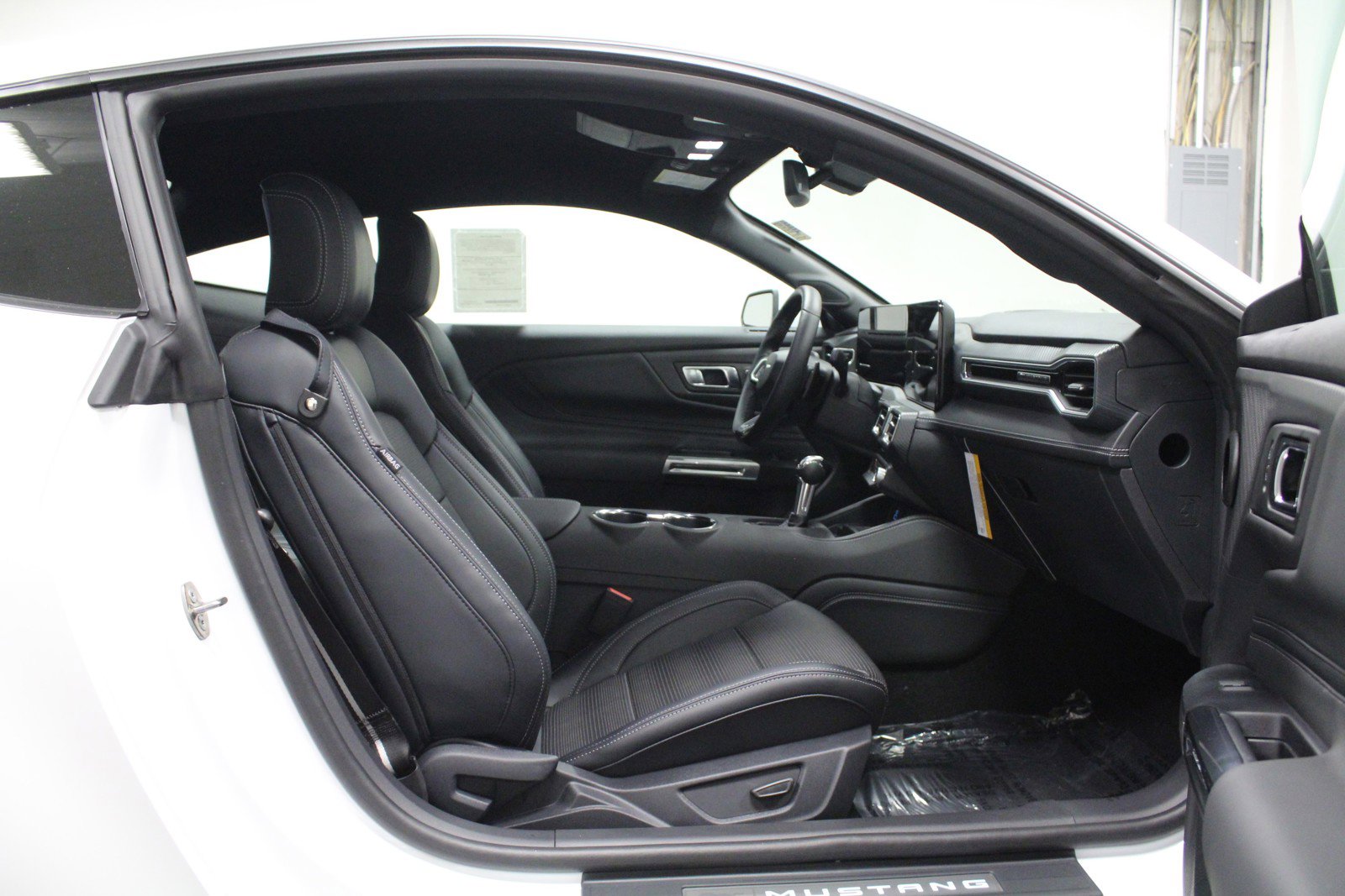 Used 2024 Ford Mustang GT Premium image 14