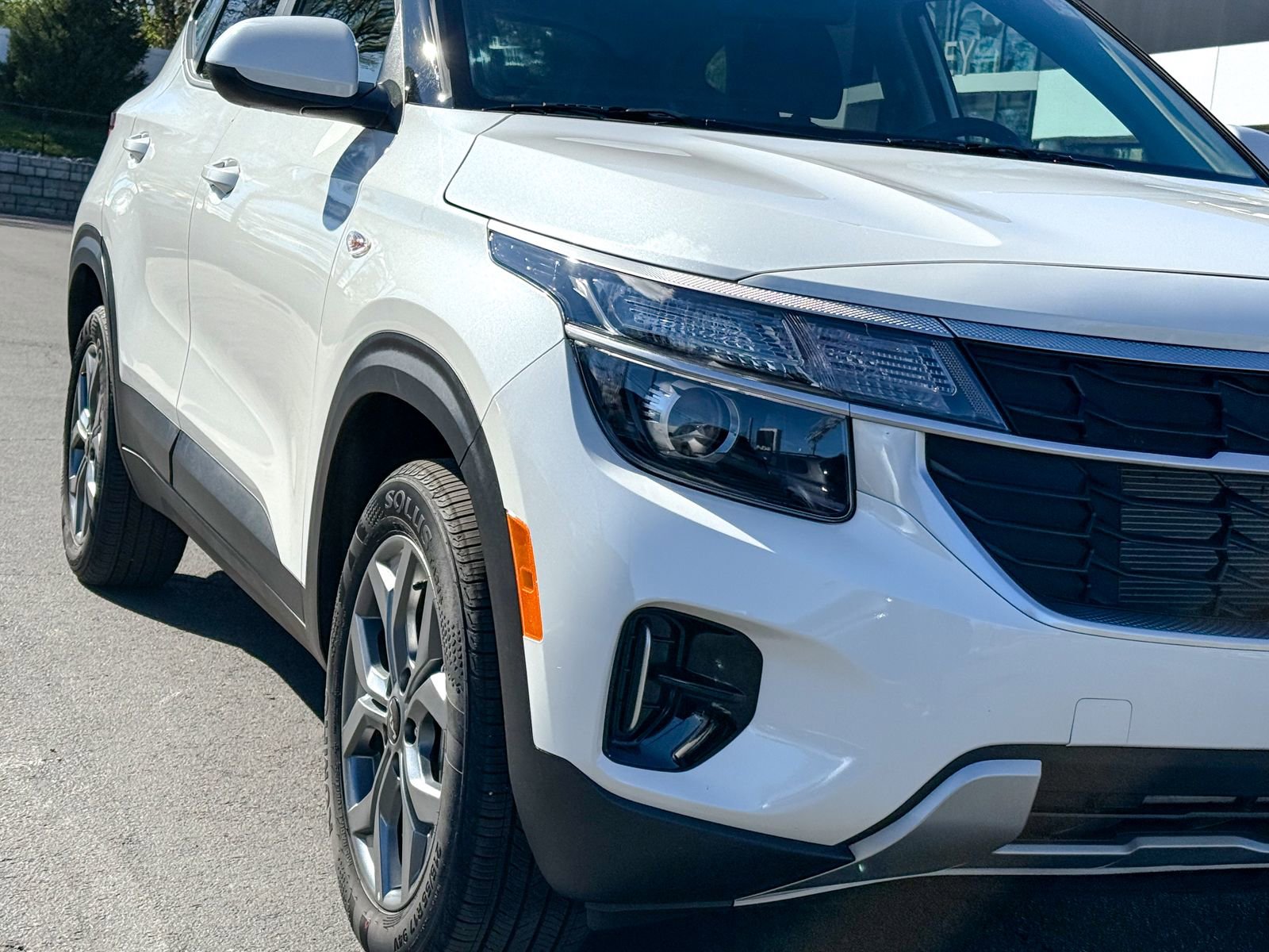 Certified 2025 Kia Seltos LX AWD/4WD image 4