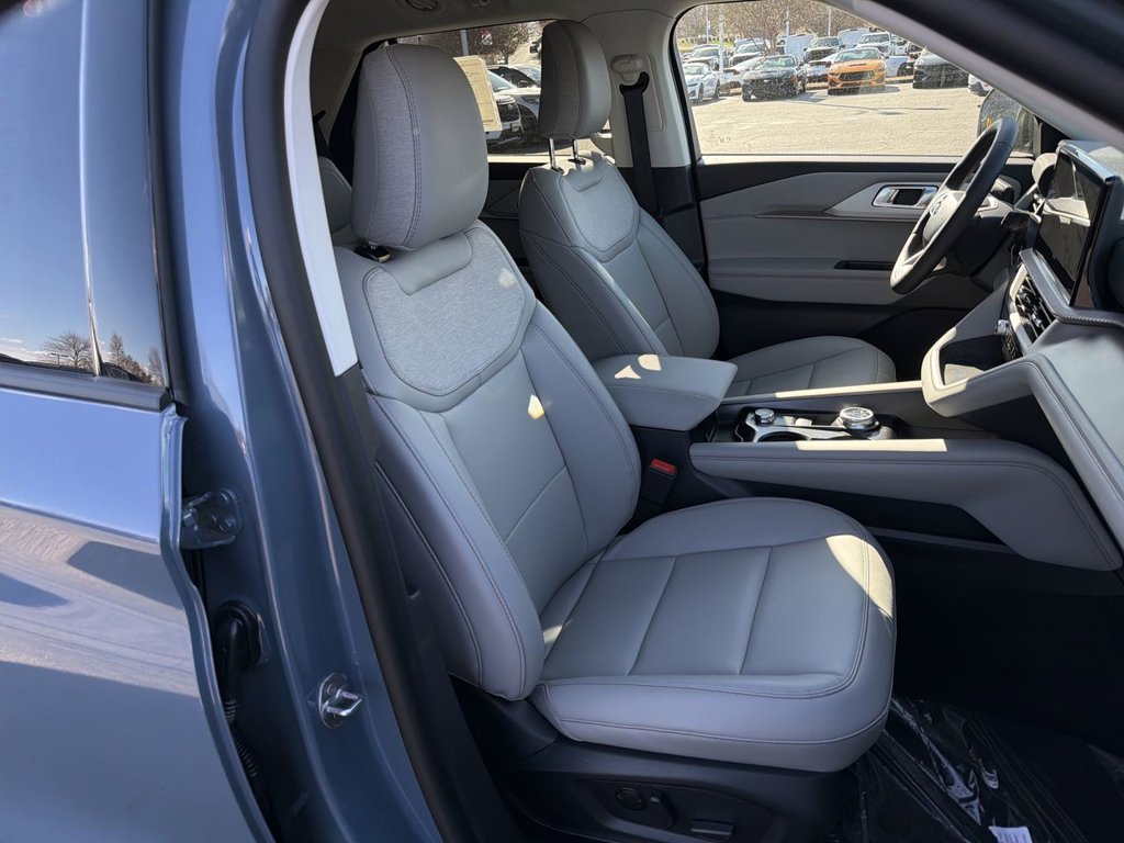 New 2026 Ford Explorer Active w/ Active Comfort Package RWD image 29