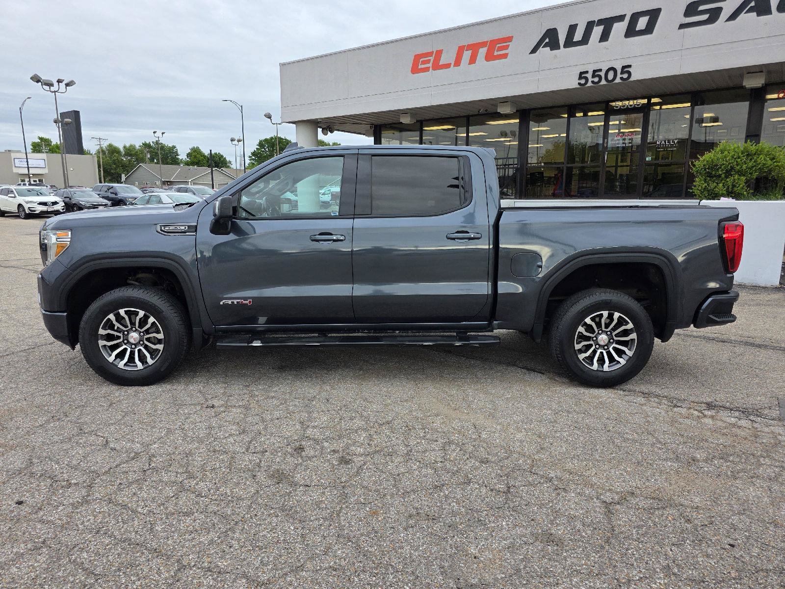 Used 2020 GMC Sierra 1500 AT4 w/ AT4 Premium Package AWD/4WD image 8